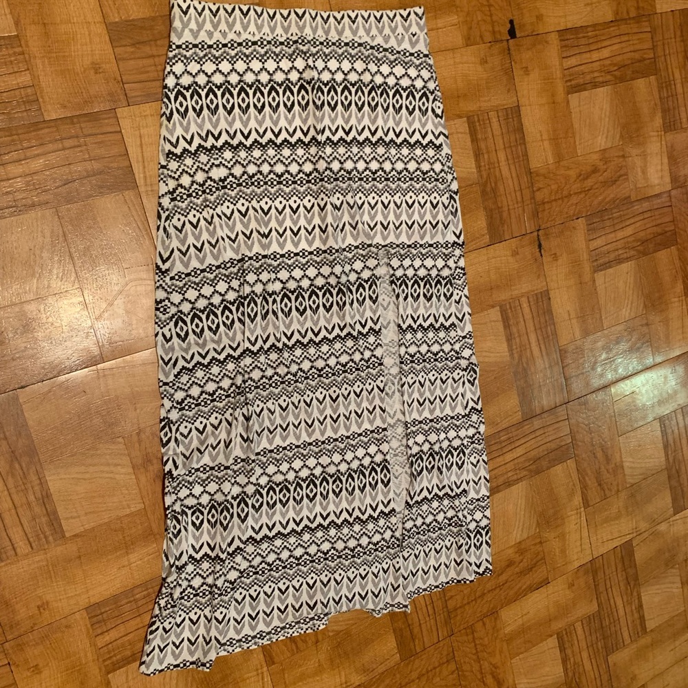 Long flowy Medium skirt with slit